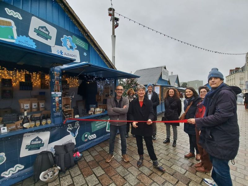 Inauguration du stand « Adapei x La Cabane à Spiruline » sur le marché de noël L’Autre Marché